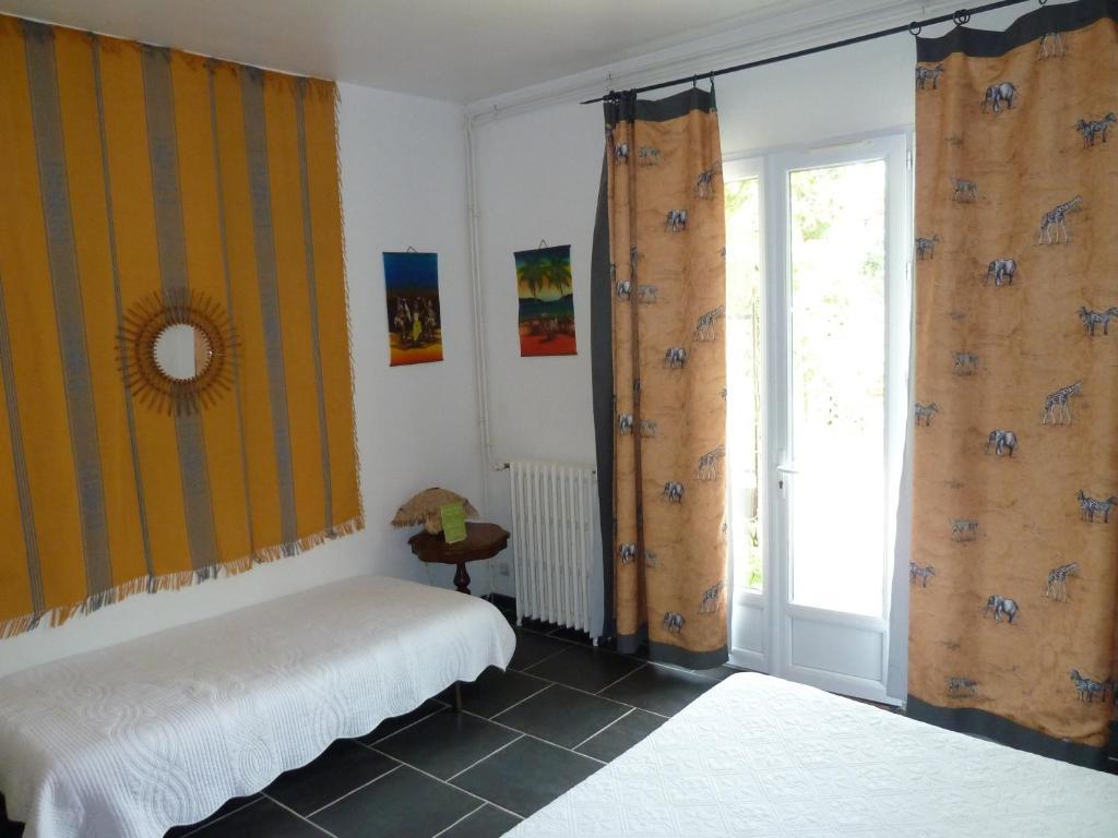 Le Vieux Vauvert Panzió Rochecorbon Szoba fotó